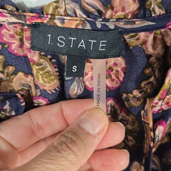 {1.STATE} Women's Floral Ruffle Split Neck Long-Sleeve Blouse - Size Small - Picture 10 of 13